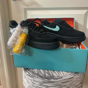 Nike Air Force 1 Tiffany & Co.